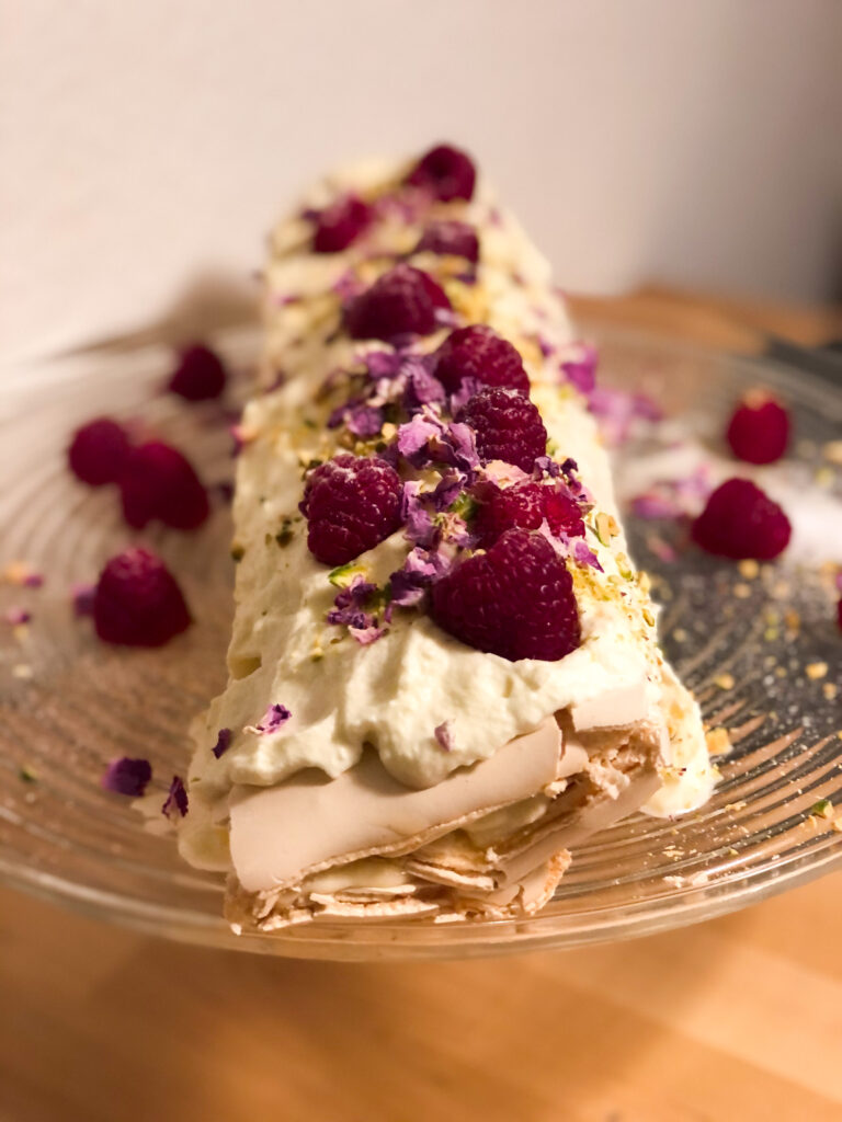 Pavlova Roll